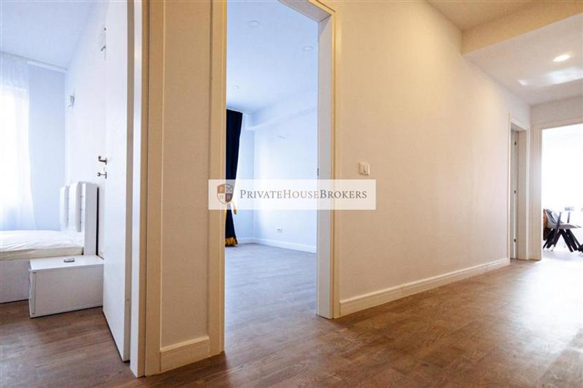 Apartament cu 3 camere semidecomandat, mobilat în Pipera