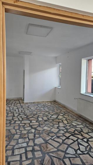Spațiu comercial, de 75 mp, în Central