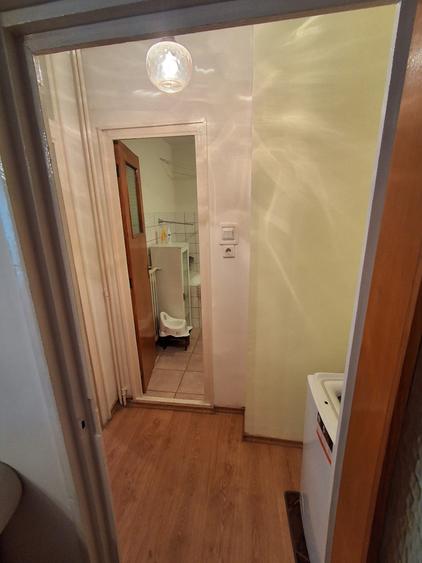 Apartament cu 3 camere semidecomandat în 13 Septembrie