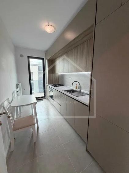 Apartament cu 2 camere decomandat, mobilat în Băneasa