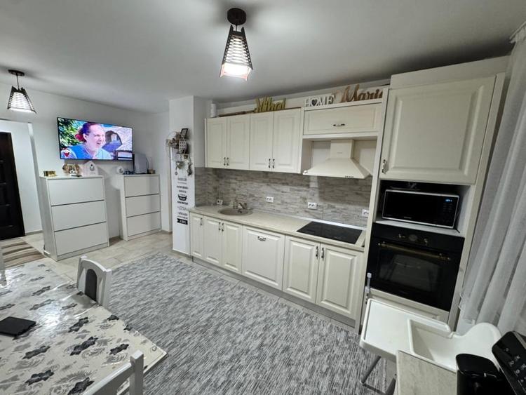Apartament cu 3 camere decomandat, mobilat în Bogdan Vodă