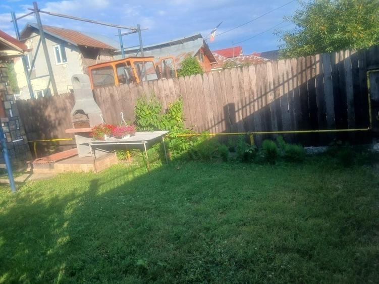 Casă cu 4 camere în Coada Izvorului