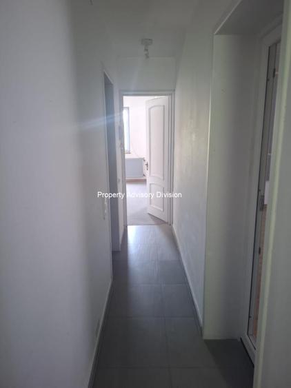 Casă cu 8 camere cu Teren 325 Mp în 1 Mai