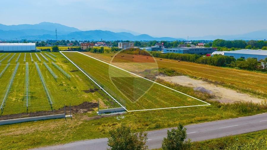 Teren Construcții intravilan de 5686 mp, în Stupini