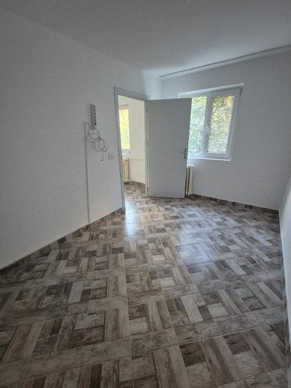 Vand Apartament zona Orizont - 1