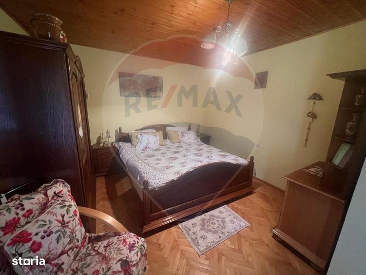 Casă cu 4 camere în Lepșa
