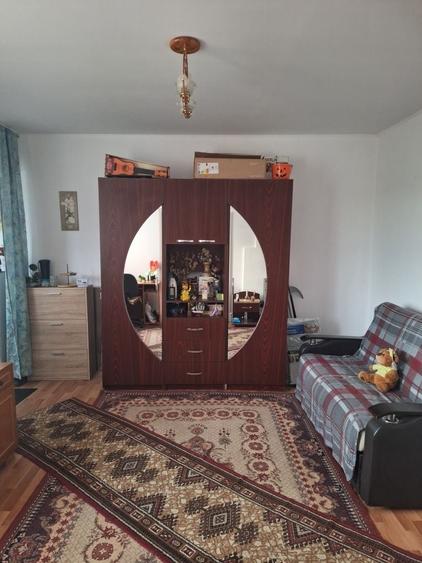 Casă cu 2 camere nedecomandat cu Teren 450 Mp în Petros