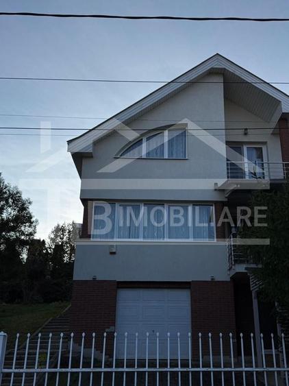Casă individuală cu 4 camere cu Canalizare în Sâncraiu de Mureș