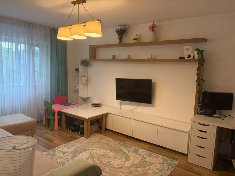 Apartament cu 3 camere, mobilat în 13 Septembrie