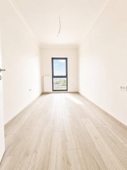 Apartament cu 3 camere decomandat în Energia