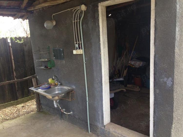 Casă cu 2 camere cu Teren 2536 Mp în Poienarii-Rali