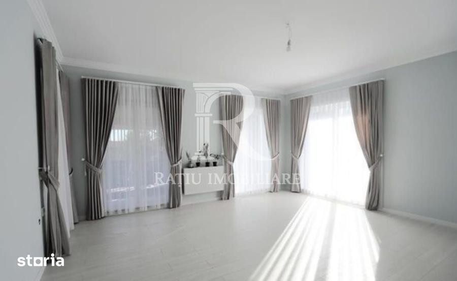Casă cu 7 camere cu Teren 900 Mp în Sântandrei