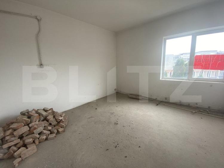 Spațiu comercial, de 488 mp, în Jibou