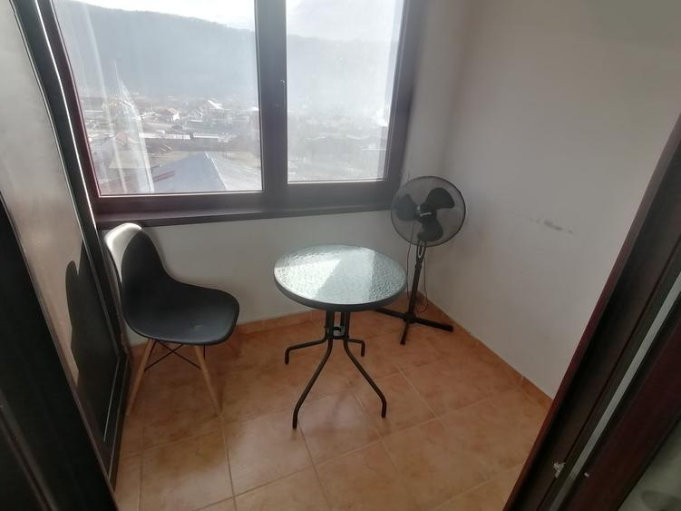 Apartament cu 4 camere decomandat, mobilat în Est