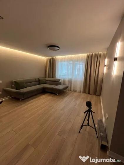 Apartament cu 2 camere semidecomandat în George Enescu