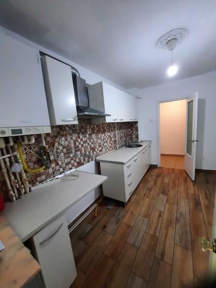 Apartament cu 3 camere decomandat în Hipodrom