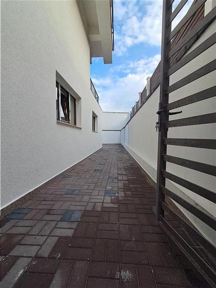 Apartament cu 2 camere semidecomandat în Dămăroaia