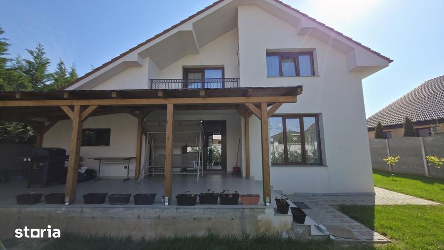 Casă cu 3 camere cu Teren 438 Mp în Centura