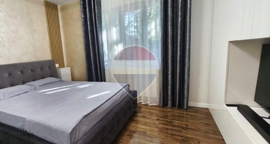 Apartament cu 2 camere semidecomandat, mobilat în Central