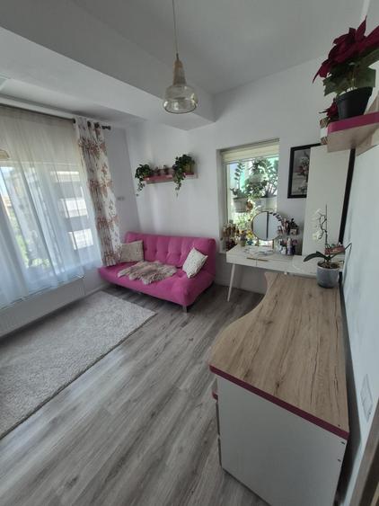 Apartament cu 3 camere decomandat în George Enescu