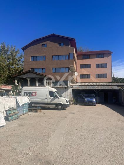 Casă individuală cu 12 camere cu Canalizare în Giulești