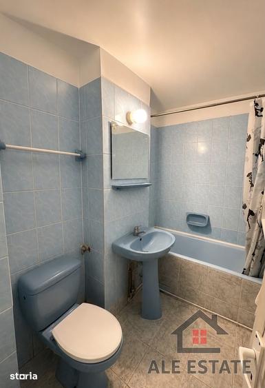 Apartament cu 4 camere decomandat în Central