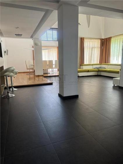 Casă individuală cu 6 camere cu Piscina în Păulești