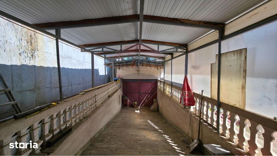 Casă cu 7 camere cu Teren 350 Mp în Giulești