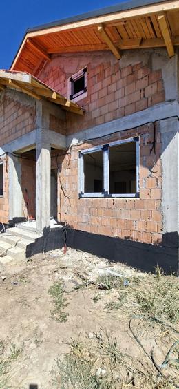 Ansamblu 9 case , zona lacul si padurea Cernica , sos Cernica , str George Tarnea oras Pantelimon - 6