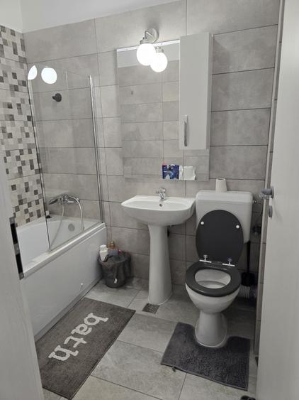 Apartament cu 2 camere decomandat în Runcu