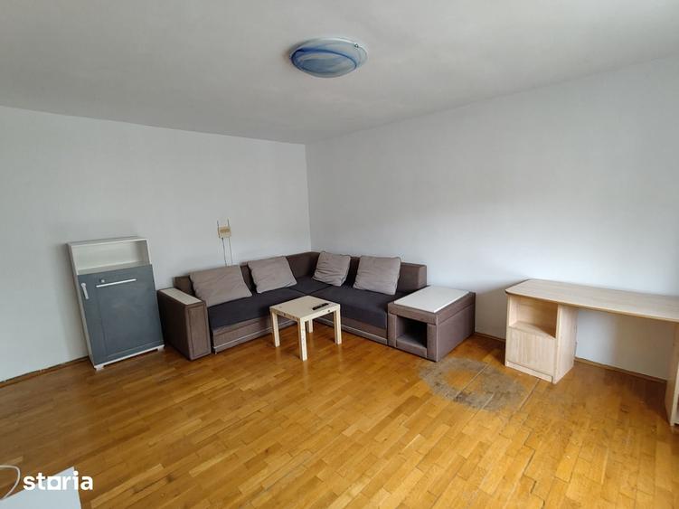 Apartament cu 3 camere decomandat în Centrul Civic
