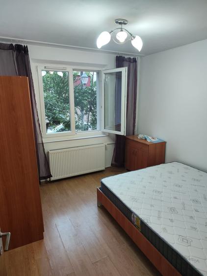 Apartament cu 2 camere semidecomandat, mobilat în Berceni