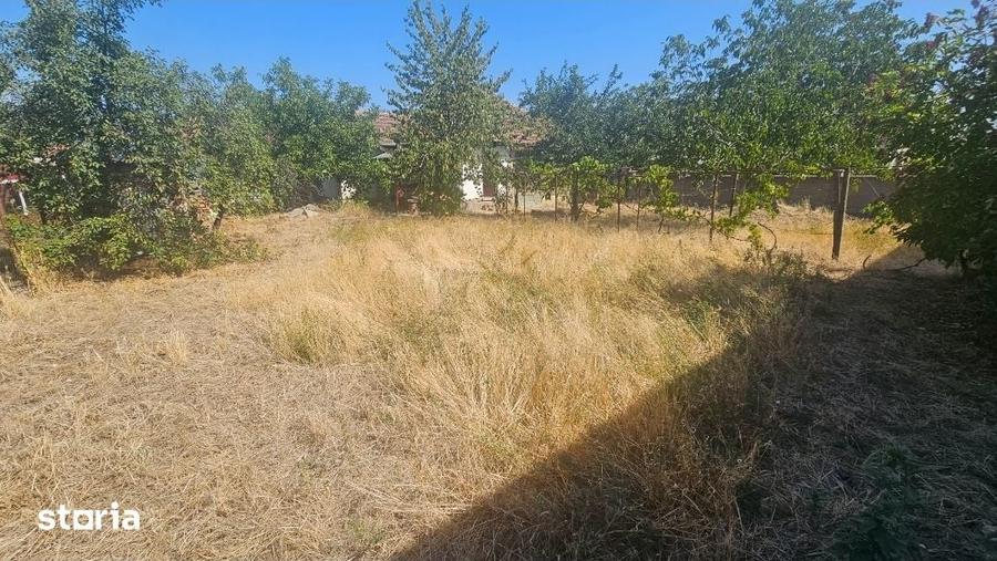 Casă cu 2 camere cu Teren 540 Mp în Livada