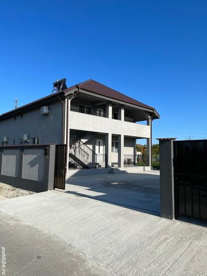 Casă cu 4 camere în Corbu