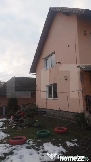 Casă cu 4 camere cu Canalizare în Central