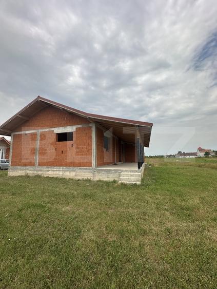 Casă individuală cu 3 camere cu Canalizare în Periferie
