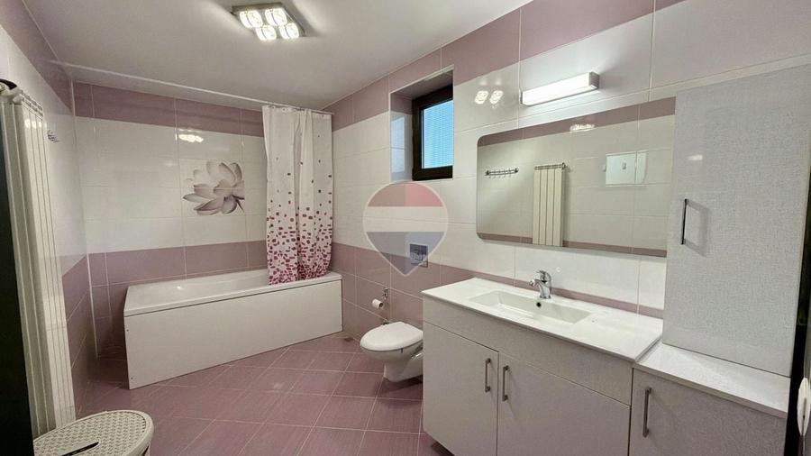 Casă individuală cu 4 camere cu Teren 1000 Mp în Periferie