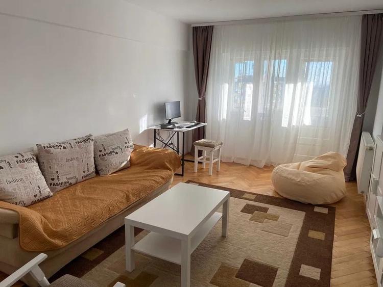 Apartament cu 2 camere decomandat, mobilat în Zorilor