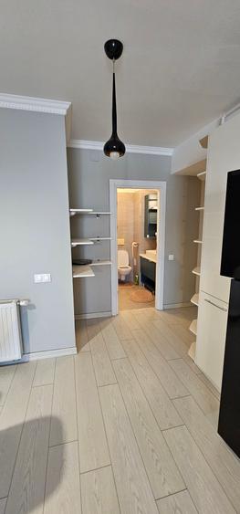 Apartament cu 3 camere semidecomandat în Panduri