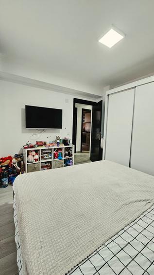 Apartament cu 3 camere decomandat în Nicolina