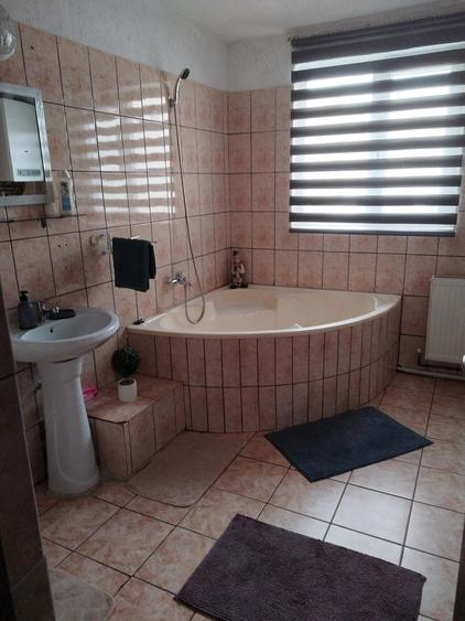 Casă cu 3 camere cu Teren 260 Mp în Central