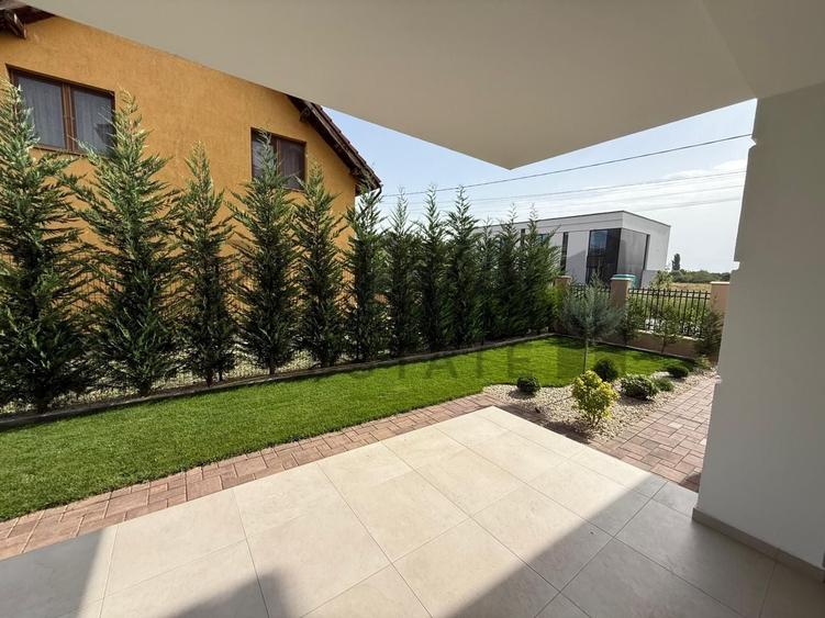 Casă individuală cu 5 camere cu Canalizare în Dumbrăvița