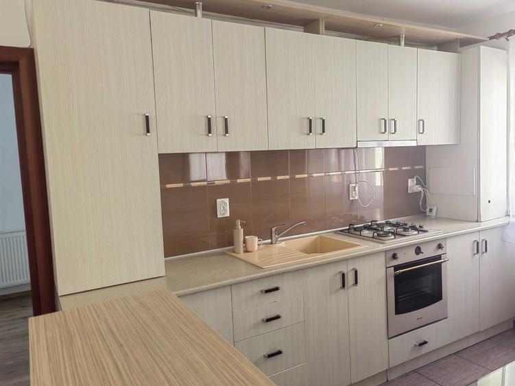 Apartament cu 2 camere semidecomandat în Florești