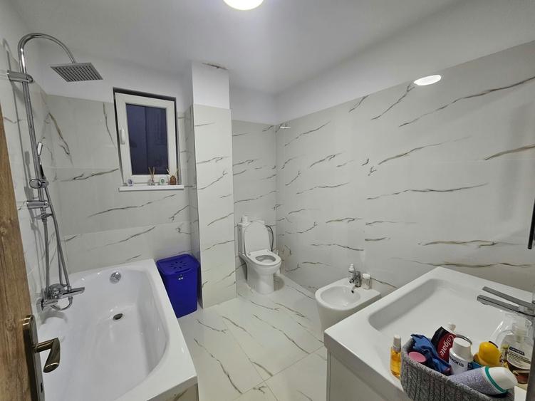 Casă cu 4 camere în Botorca