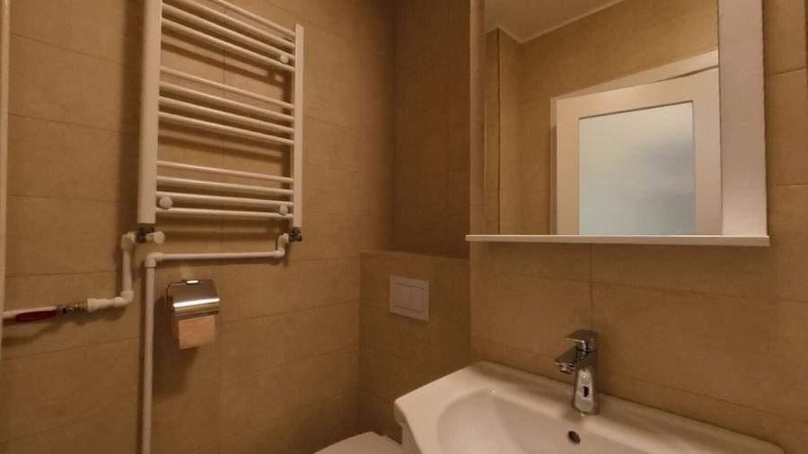Apartament cu 4 camere decomandat în 1 Decembrie 1918
