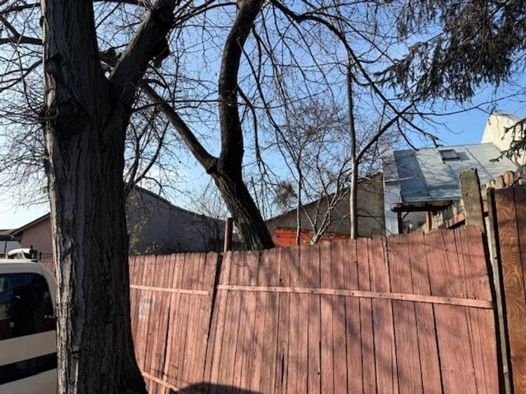 Casă cu 2 camere cu Teren 255 Mp în Central