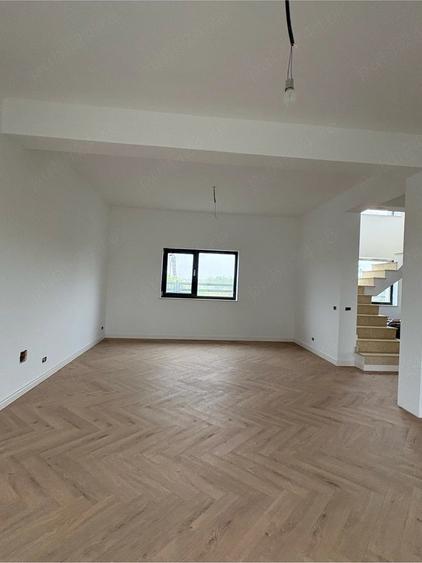 Casă cu 4 camere cu Teren 170 Mp în Corbeanca
