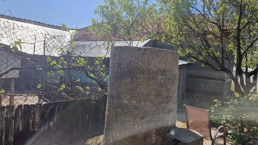 Casă cu 5 camere cu Teren 3937 Mp în Ianca