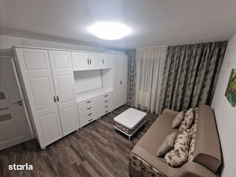Apartament cu 3 camere, mobilat în Mioriței
