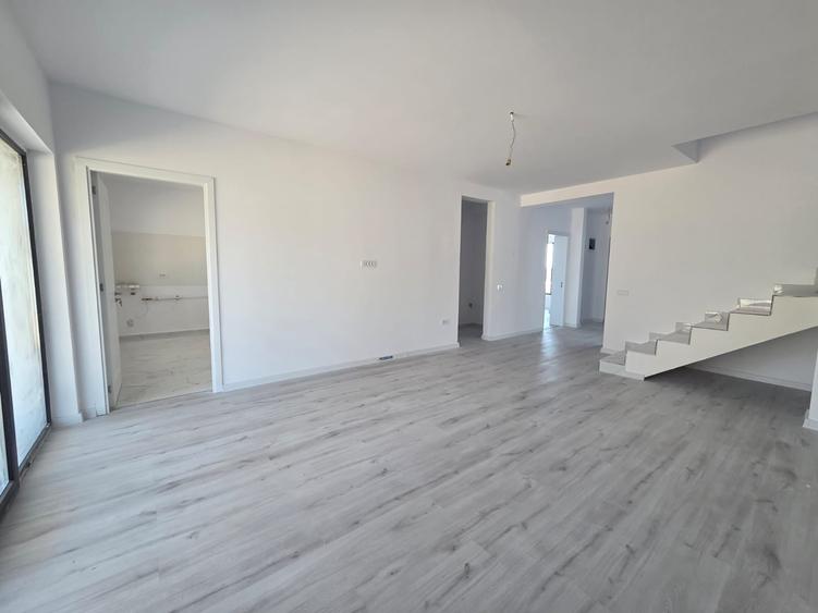 Casă individuală cu 5 camere cu Teren 460 Mp în Țegheș